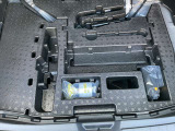パンク修理剤とエアーコンプレッサーと車載工具も完備!!