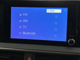 ブルートゥースに接続することにより、スマホに入ったお気に入りの音楽を車内で楽しむことができます♪あると本当に便利な機能になっています!