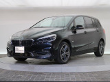BMWのお車は、走行の安定性とコーナリングの良さを追求し、思い通りにハンドルの操作可能です。試乗車もご用意しておりますので、ぜひ&ldquo;駆け抜ける歓びをご体感ください!