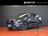 中古車専門再生工場にて熟練専任スタッフが丁寧に清掃、仕上げを実施しております。また、お客様に安心してご検討いただける様、公取協が定める基準に基づき車両検査を実施し、車両状態評価証を発行しております。