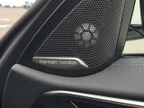 ハーマンカードンのカースピーカーは良質な音を届けると同時に、その先にある車内空間における上質な&ldquo;音楽体験&rdquo;も提供している。