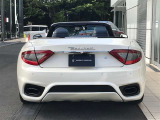 バックカメラ・コーナーセンサーも付いておりますので、車庫入れも安心です