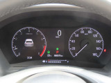 左半分が液晶になっており、多彩な情報を表示できます。走行距離は575kmです!!