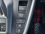 ★電動パーキングブレーキ★スイッチで作動・解除。「P」シフトで自動作動、「P」シフト以外にシフトで解除されるオート機能!