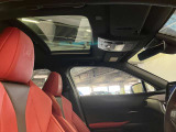 ムーンルーフ付きのお車です。