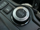 任意に切り替えられる4WDモード!2WD、4WDオート、4WDLOCKが選べます。LOCKモードは強制的にトルク配分を50:50にし、センターデフロックのような強力なスタック脱出性を発揮します!