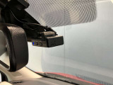 いくら安全運転をしていても、事故に巻き込まれることもあります。万が一の時に証拠として使えるドライブレコーダーがついてます♪