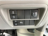 各機能の切り替えボタンは運転席前方の手の届きやすい場所に配置してあります。