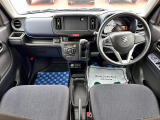 [室内]黒を基調としたシックな室内です☆落ち着いて運転して頂けます♪