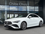 ポーラーホワイトが映えるCLA 180。流麗な4ドアクーペスタイルと上質感が魅力です。