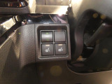【シートヒーター】エアコンが苦手な方にも嬉しいシートヒーター。運転席と助手席に装備しており、寒い日のドライブも快適です。