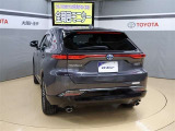 ハッチバックなので、バックドアは上に開きます♪大きな荷物の出し入れがしやすくなります。便利ですよ♪
