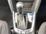 アクセルペダルを踏み込む量や速さに応じて変速パターンをし、人馬一体の運転感覚を発揮してくれる6速オートマ!