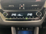 エアコンはオートエアコン付きになります。お好みの温度設定にすれば車内の温度を検知し自動で調整してくれます。暑い日は寒い日は特にオススメです♪