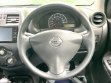 インテリアに合わせたデザインのステアリングは、運転される方のことも考え、運転しやすい形状、大きさです。是非一度、実際に触ってお確かめください。