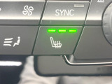 ●フロントシートヒーティング:運転席・助手席共に三段階で調節が可能なシートヒーターを装備しております。季節を問わず快適にご使用いただけます。