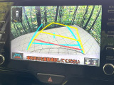 【バックカメラ】駐車時に後方がリアルタイム映像で確認できます。大型商業施設や立体駐車場での駐車時や、夜間のバック時に大活躍!運転スキルに関わらず、今や必須となった装備のひとつです!