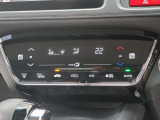オートエアコンと運転席・助手席のシートヒータースイッチ