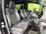運転席シート廻りは使用感も少なく、良好な状態となっています。丁寧に使われていたことがよくわかりますね。