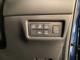 各種機能の切替スイッチは運転席パネル下に集約されています。任意で切り替え可能なため状況に合わせてお使いください。