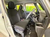 運転席シート廻りは使用感も少なく、良好な状態となっています。丁寧に使われていたことがよくわかりますね。