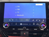 ブルートゥースに接続することにより、スマホに入ったお気に入りの音楽を車内で楽しむことができます♪あると本当に便利な機能になっています!