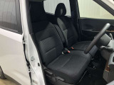 【運転席・助手席転席】運転席の足もともゆったりで長距離ドライブでも快適に★