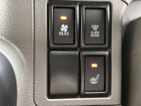 運転席には、シートヒーターを装備しています
