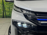 【LEDヘッドライト】悪天候や夜間走行時も良好な視界を確保し安心して運転できる高輝度LEDヘッドライトを装備!点灯速度が早く、消費電力も抑えられています。