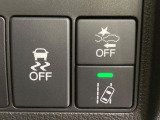 【車線維持支援システム】高速道路走行時、車線からはみ出しそうな時にステアリングを制御。より安心・安全な運転をサポートしてくれます!