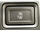【パワースライドドア】スマートキーや運転席のスイッチでスライドドアの開閉が可能♪電動だから力を入れてドアを開ける必要が無く、小さいお子様でも、重い荷物を持っている時もラクに開け閉めできます♪