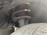 お車を安心してお乗りいただく為には、足回りの定期点検が欠かせません。サービスサポート(有償保証)では無料点検もご提供しており、安心のカーライフをお過ごしいただけるサポート体制が整っています。