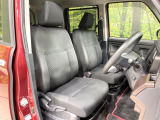 運転席シート廻りは使用感も少なく、良好な状態となっています。前オーナー様が丁寧に使っていたことがよくわかりますね。