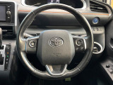【純正革巻きステアリング】上質な革を使用することで、手にしっかり馴染みとても運転しやすいハンドルです♪