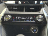 ●デュアルオートエアコン●!運転席と助手席で、それぞれお好みに合わせて温度設定が行えます♪