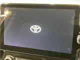 【純正10.5インチナビ付DA】高級感とインパクトのある大画面ナビを装備。各種オーディオ操作はもちろん、スマホ連携もできる利便性の高いナビです♪