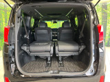 普段のお買い物や通勤、送迎等に十分な荷室スペースを確保しております。セカンドシートを倒すと、大きな荷物の積載も可能です♪