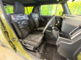 運転席シート廻りは使用感も少なく、良好な状態となっています。丁寧に使われていたことがよくわかりますね。