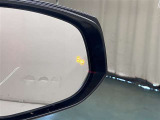 ウインカーミラーにはBSM(ブラインドスポットモニター)を搭載。隣を走る車両が死角に入るとLEDインジケーターを点灯。また、ウィンカーを出すとインジケーターも光って点滅!注意を促してくれます