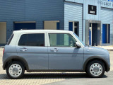 メーカー保証となります。一般保証は新規登録日より初回車検日まで(3年60,000km)、特定保証は新規登録日より5年100,000kmまでとなります。