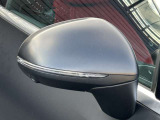 3人分のシートポジションを記憶させる事が可能で、スイッチ一つでベストポジションを呼び出せます。シートポジションを毎回設定する煩わしさがなくなり大変便利な装備です。