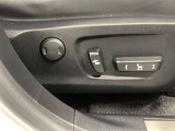 パワーシート搭載。微妙な調整が手軽にでき、ピッタリのポジションで運転することが可能です。