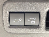 【パワーバックドア】スマートキーや運転席のボタンを押すだけでリアゲートが自動で開閉します!荷物を持っている時や、高い位置にあるバックドアを閉める際に便利な機能です♪