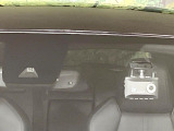 【トヨタセーフティセンス】走行中に前方の車両等を認識し、衝突しそうな時は警報とブレーキで衝突回避と被害軽減をアシスト。より安全にドライブをお楽しみいただけます。