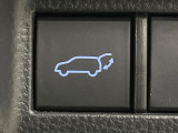 【パワーバックドア】スマートキーや運転席のボタンを押すだけでリアゲートが自動で開閉します!荷物を持っている時や、高い位置にあるバックドアを閉める際に便利な機能です♪