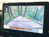 【バックカメラ】駐車時に後方がリアルタイム映像で確認できます。大型商業施設や立体駐車場での駐車時や、夜間のバック時に大活躍!運転スキルに関わらず、今や必須となった装備のひとつです!