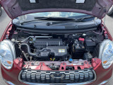 エンジンルームの画像です。店舗にて現車の確認もいただけますので、お電話で在庫のご確認の上是非ご来店くださいませ!!!ワクワクするクルマ選びをご提案します!
