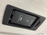 【ETC】有料道路を利用する際に料金所で停止することなく通過できる、ETC車載器(ノンストップ自動料金収受システム機器)が装備されています。セットアップを行うことで利用可能になります。