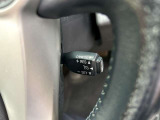 高速道路で便利な【クルーズコントロール】も装着済み。アクセルを離しても一定速度で走行ができる装備です。加速減速もスイッチ操作でOKです。