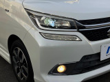 【LEDヘッドライト】悪天候や夜間走行時も良好な視界を確保し安心して運転できる高輝度LEDヘッドライトを装備!点灯速度が早く、消費電力も抑えられています。